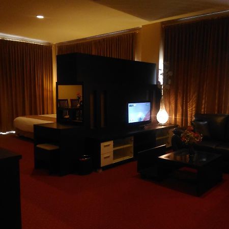 Grand Royal Taliwang Hotel Exterior foto