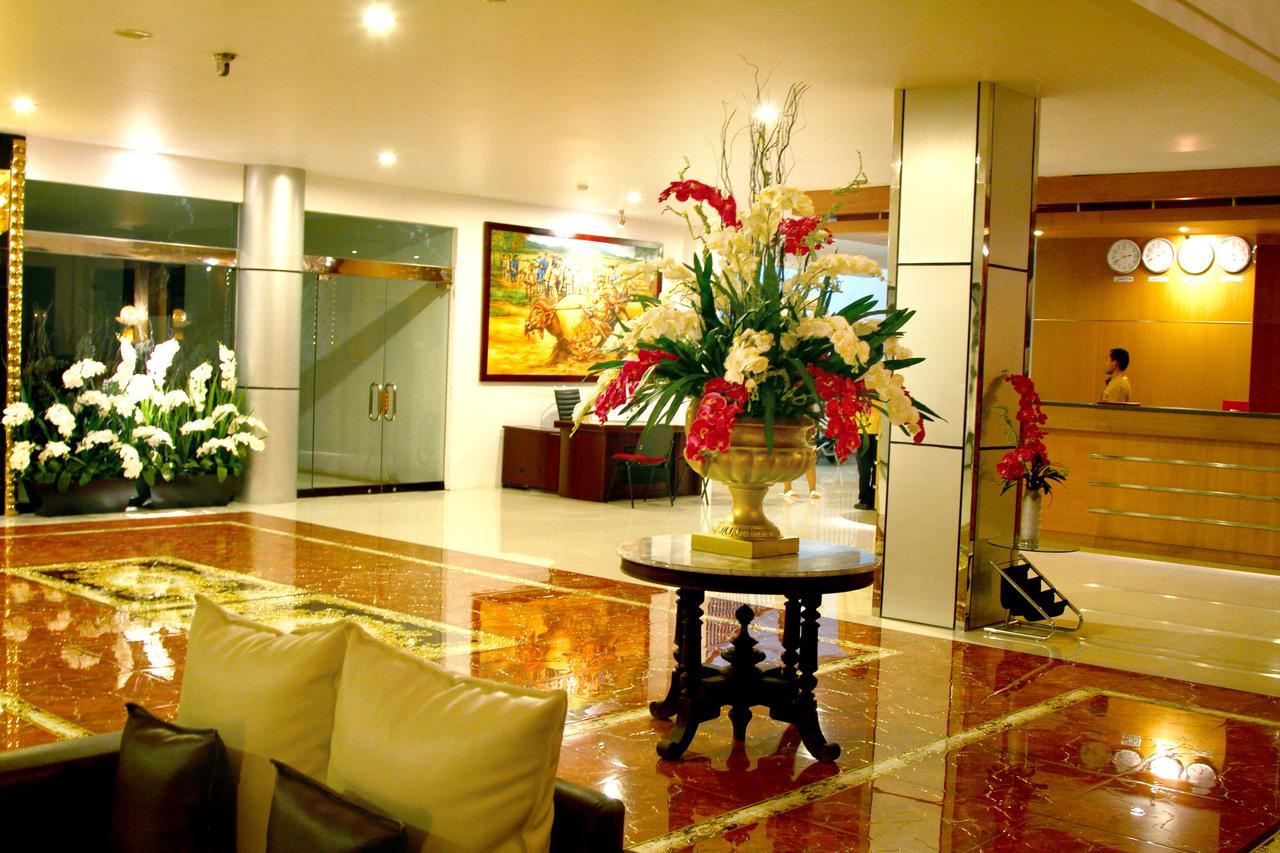 Grand Royal Taliwang Hotel Exterior foto