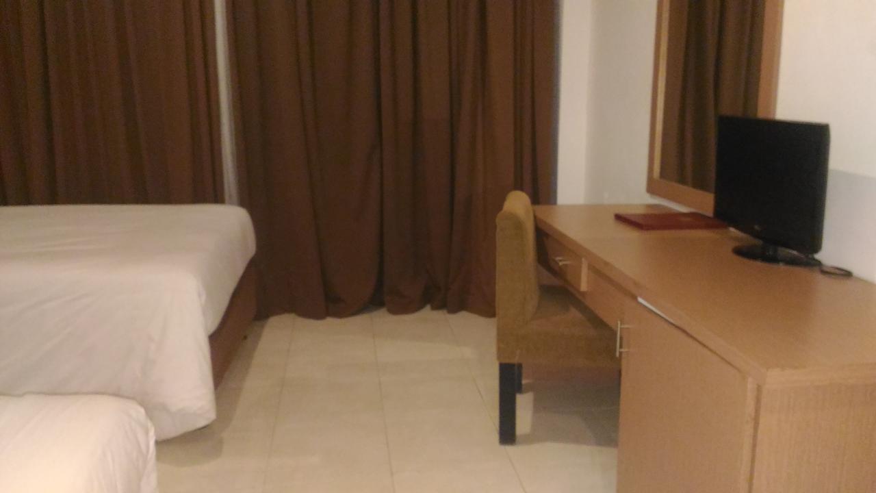 Grand Royal Taliwang Hotel Zimmer foto