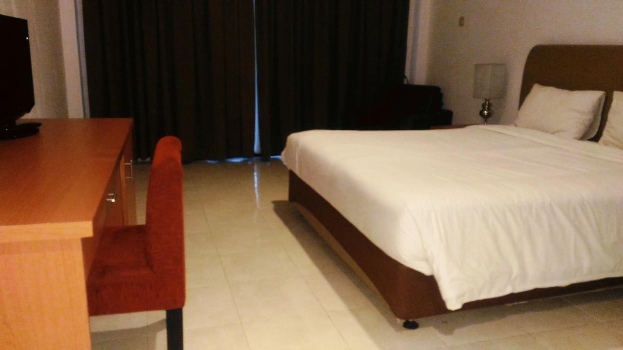 Grand Royal Taliwang Hotel Zimmer foto