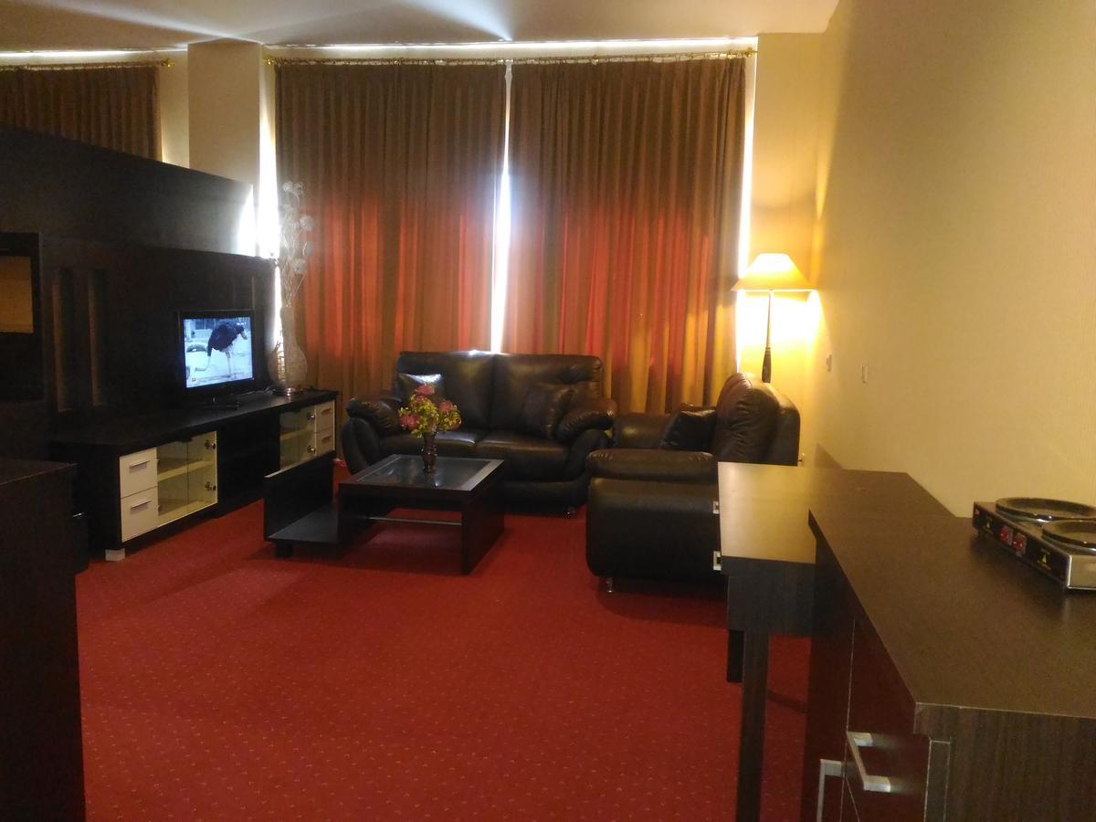 Grand Royal Taliwang Hotel Zimmer foto